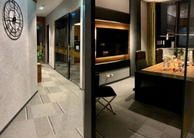 meble martin kalisz - aranżacja kancelaria - fotele + rama telewizora