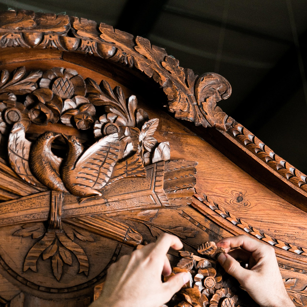 naprawa mebli antycznych - antyki meble tapicerowane naprawa